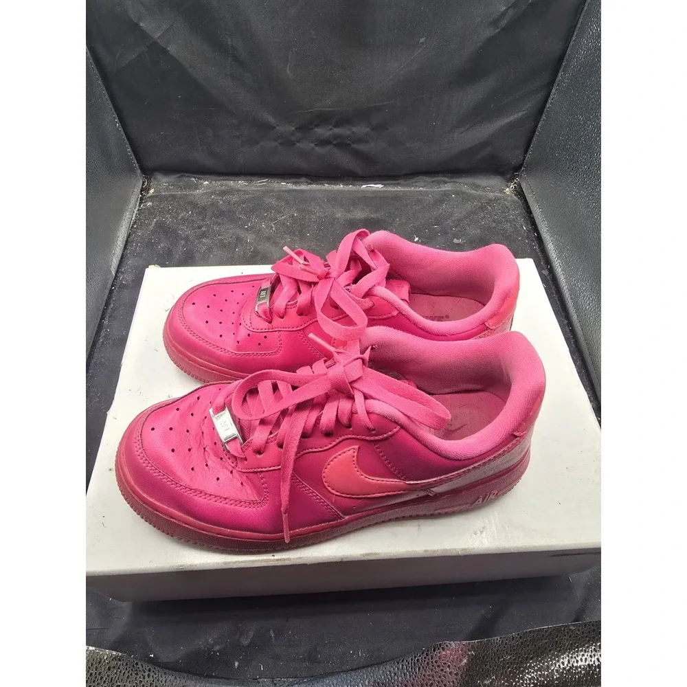 Size 8 - Nike Air‎ Force 1 '07 Fireberry W